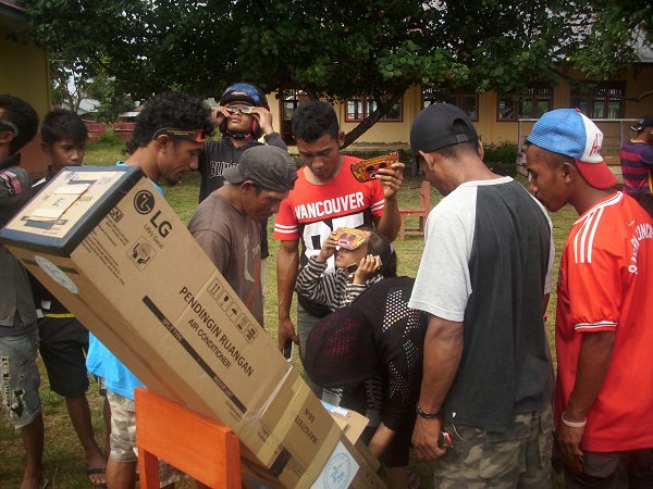 1. pengamatan matahari dengan proyektor lubang jarum di smkn 1 maba fotoby aldino a baskoro