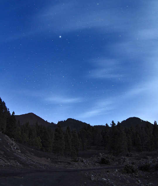 Sirius culminating above the volcanos of La Palma Island